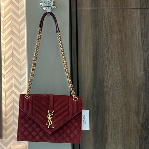 Yves Saint Laurent Medium Monogramme Quilted bag - Picture 3 of 8